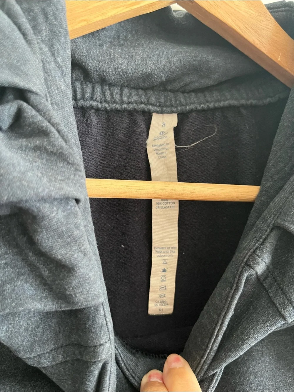 Lululemon Athletica Mock neck sweatshirt Sz 8